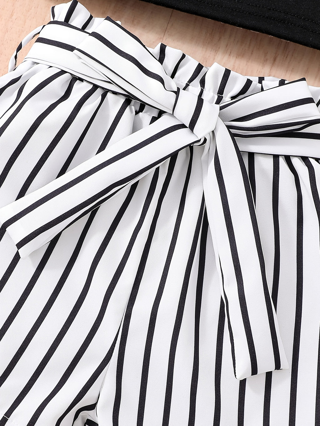 2pcs Girls Crew Neck Sleeveless Crop Tank Top & Elastic Waist Belted Vertical Stripes Shorts Set Kids Summer Clothes