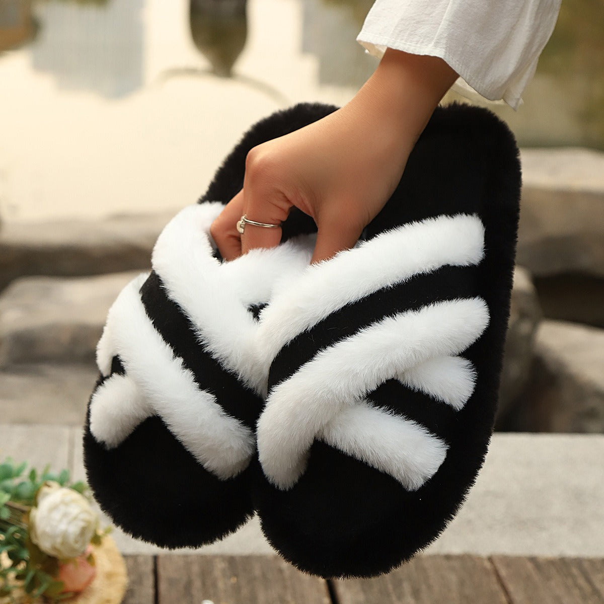 Fluffy Slippers Cross Strap Stitching Warm Casual Platform Slippers 