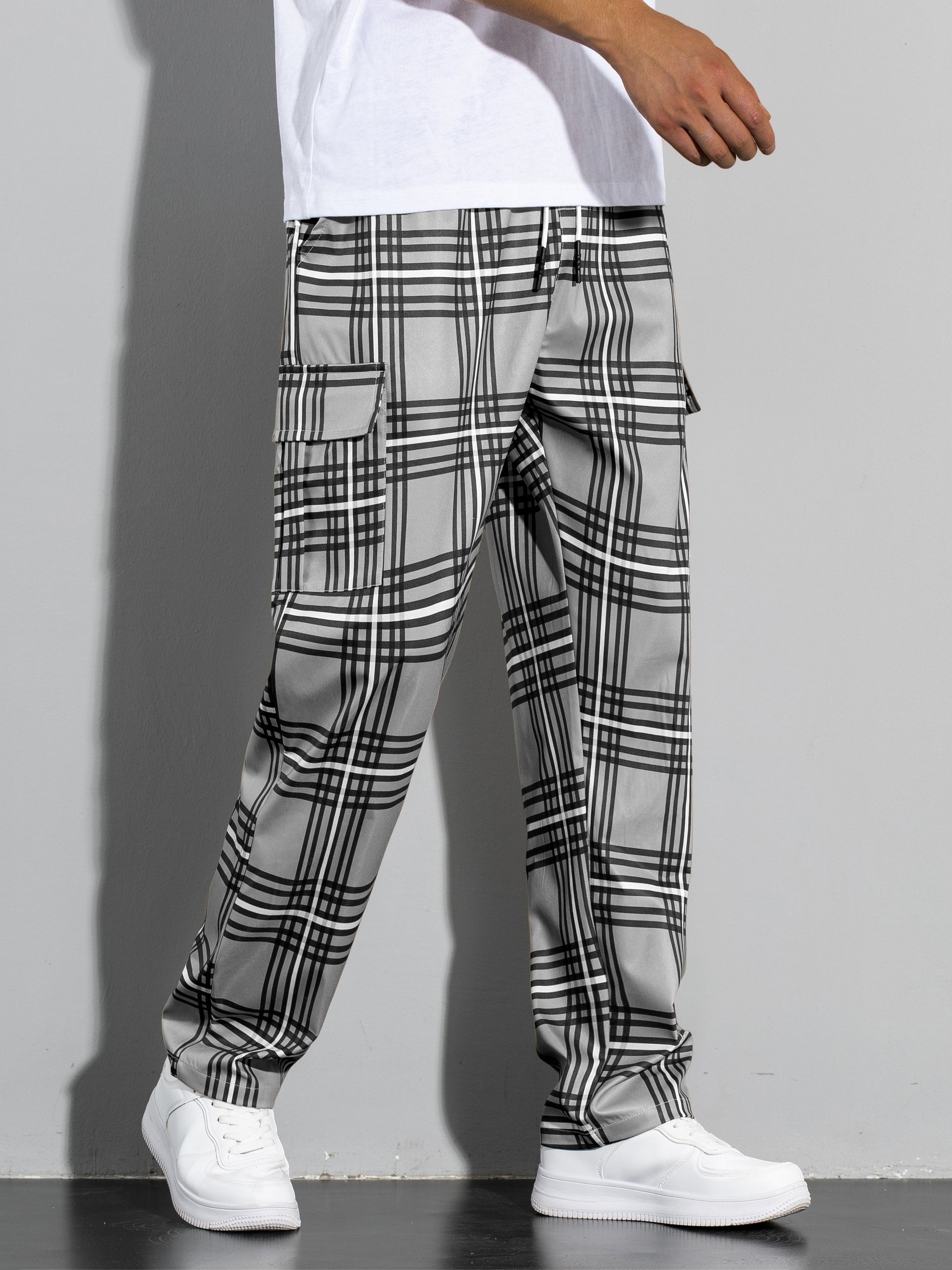 Mens Fashion-Forward Vintage Plaid Cargo Pants - Comfortable Loose Fit with Multiple Flap Pockets, Ideal for Outdoor Adventures, Work, and Streetwear Hip Hop Style
