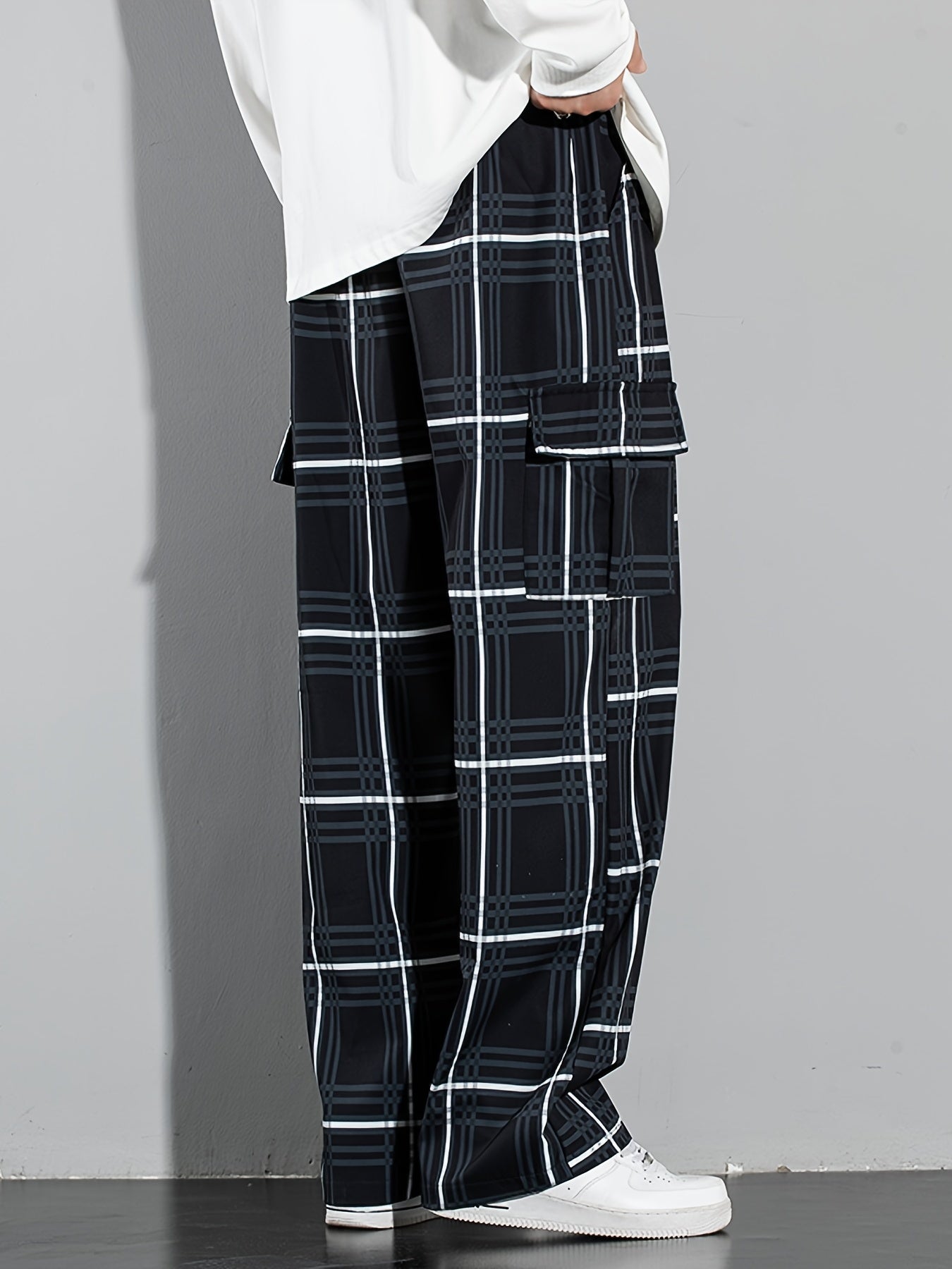 Mens Fashion-Forward Vintage Plaid Cargo Pants - Comfortable Loose Fit with Multiple Flap Pockets, Ideal for Outdoor Adventures, Work, and Streetwear Hip Hop Style