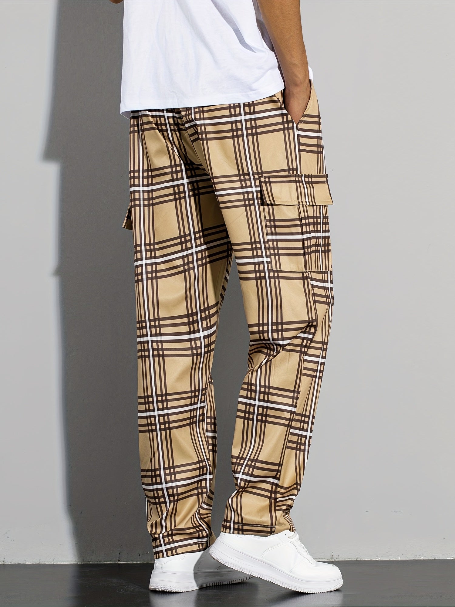 Mens Fashion-Forward Vintage Plaid Cargo Pants - Comfortable Loose Fit with Multiple Flap Pockets, Ideal for Outdoor Adventures, Work, and Streetwear Hip Hop Style
