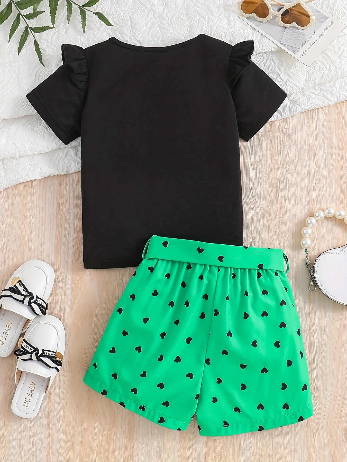 2pcs Toddler Girls Cute Cartoon Bow Cat Graphic Ruffle Trim T-Shirts Casual Round Neck Tees Top & Heart Graphic Belted Shorts Set Kids Summer Clothes