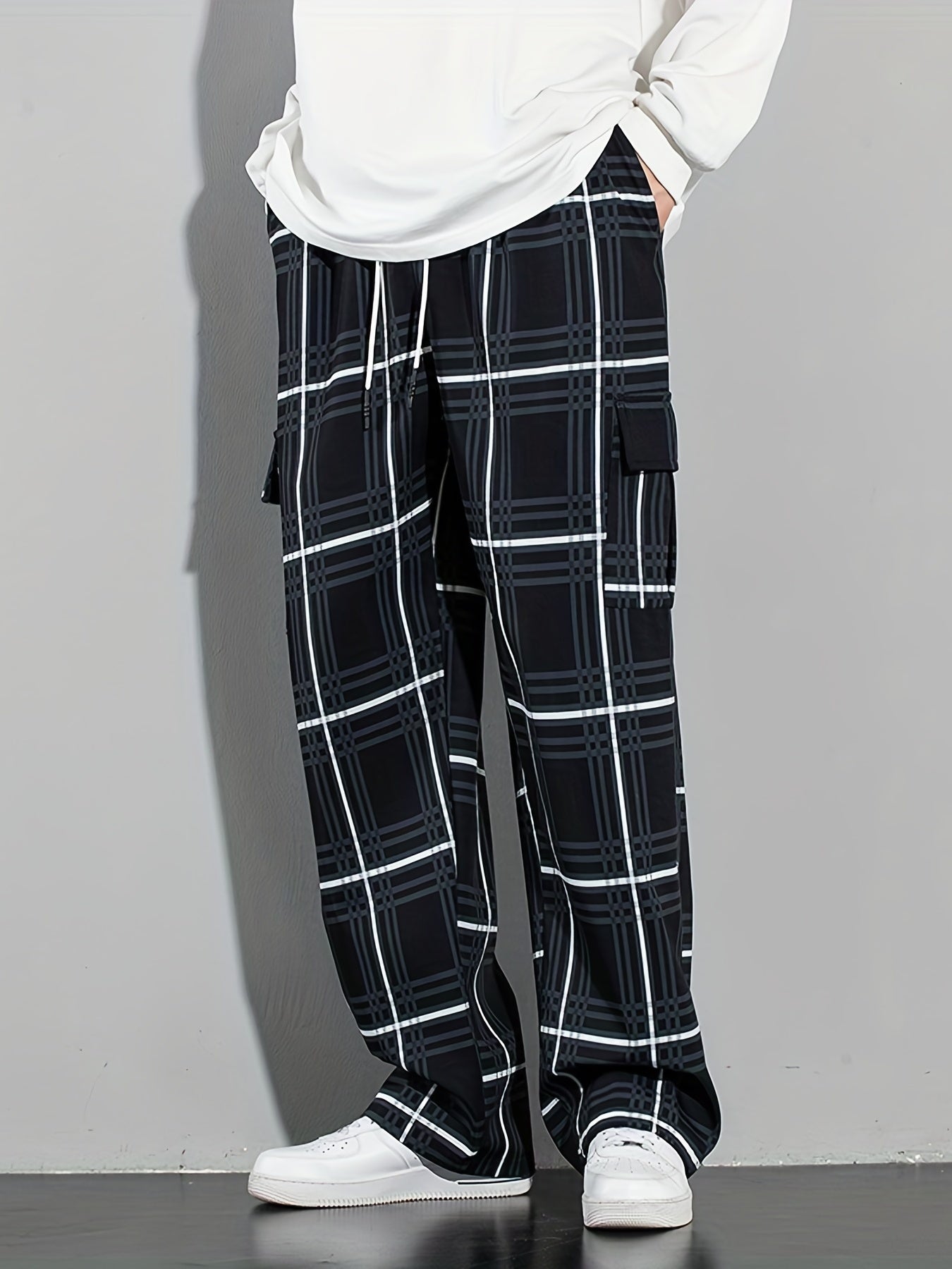 Mens Fashion-Forward Vintage Plaid Cargo Pants - Comfortable Loose Fit with Multiple Flap Pockets, Ideal for Outdoor Adventures, Work, and Streetwear Hip Hop Style