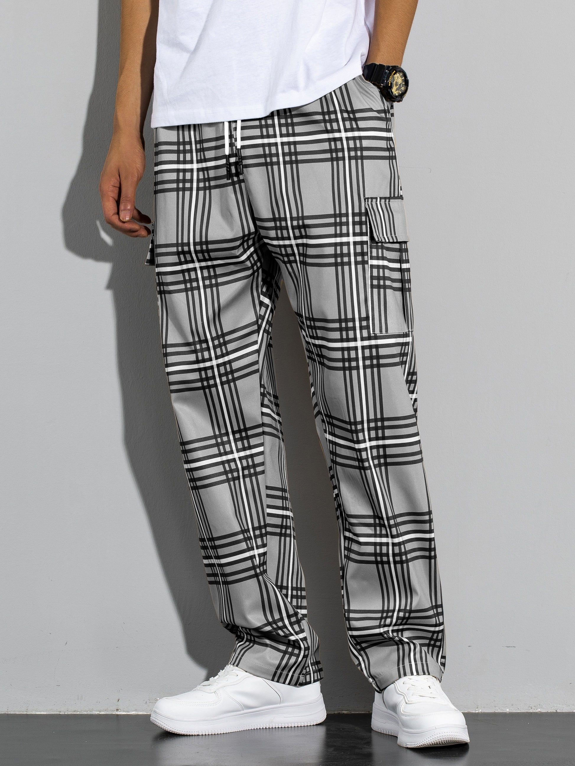Mens Fashion-Forward Vintage Plaid Cargo Pants - Comfortable Loose Fit with Multiple Flap Pockets, Ideal for Outdoor Adventures, Work, and Streetwear Hip Hop Style