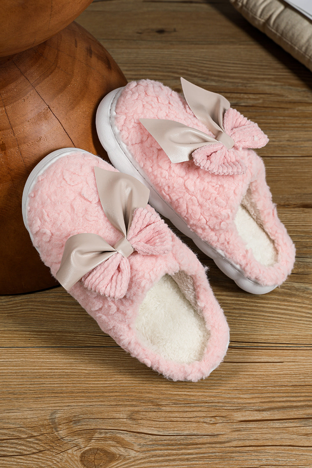Pink Contrast Bowknot Applique Plush Winter Slippers (Colors May Differ by Batch) 